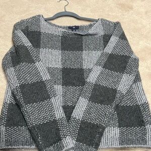 Gap sweater